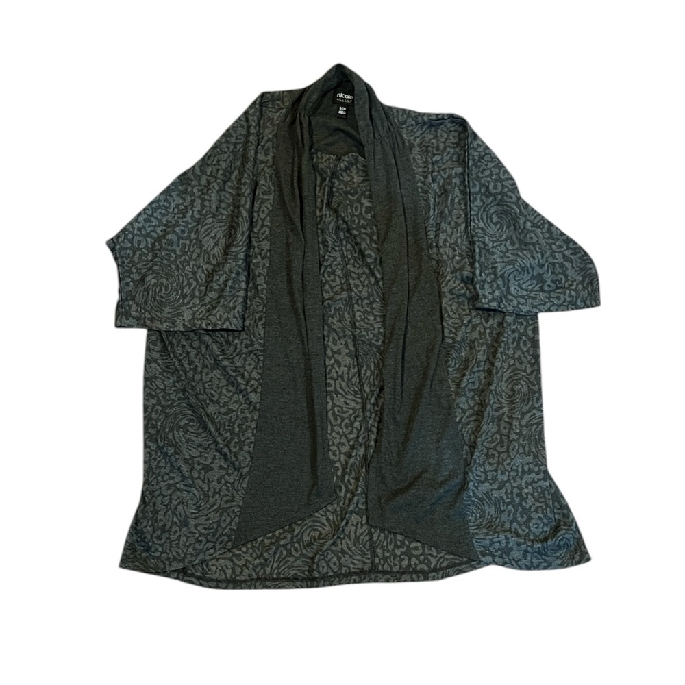 Nicole Miller Gray Leopard Print Short Sleeved Cardigan Size Small